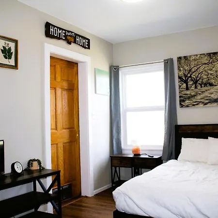 Villa Peaceful Family Retreat With Games And Glamping!